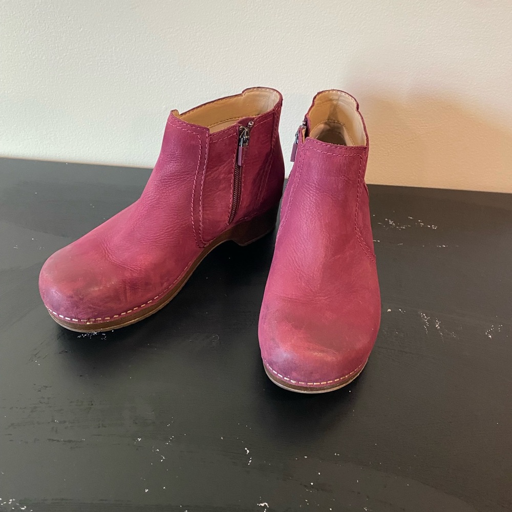 Barbara low bootie Dansko in Maroon